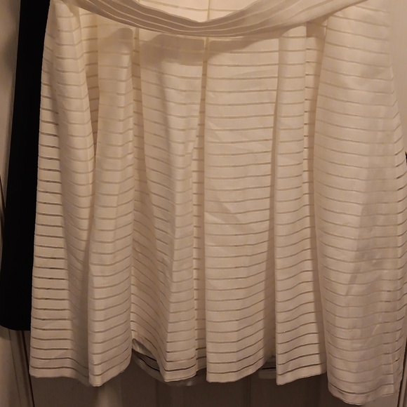 Dress - Picture 4 of 5